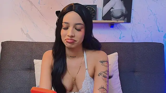 Paulina Lopezz online show from June 17, 5:21 am