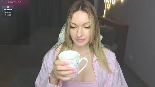 MargaretSweet1 online show from March 1, 8:38 am