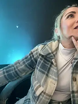 Snapshot of viktoria_davis_ chatting on January 11, 10:48 pm viktoria davis online show from January 11, 10:48 pm