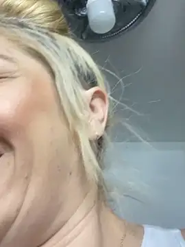 Snapshot of viktoria_davis_ chatting on January 17, 10:02 pm viktoria davis online show from January 17, 10:02 pm