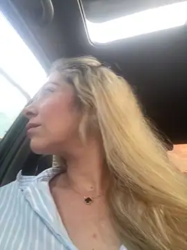 Snapshot of viktoria_davis_ chatting on February 9, 10:36 pm viktoria davis online show from February 9, 10:36 pm