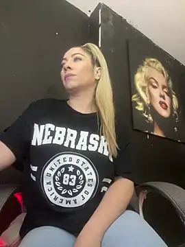 Snapshot of viktoria_davis_ chatting on March 1, 10:34 pm viktoria davis online show from March 1, 10:34 pm