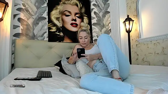 Snapshot of viktoria_davis_ chatting on June 24, 10:20 pm viktoria davis online show from June 24, 10:20 pm