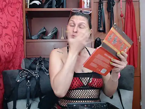 sachaclinford online show from June 13, 7:23 pm