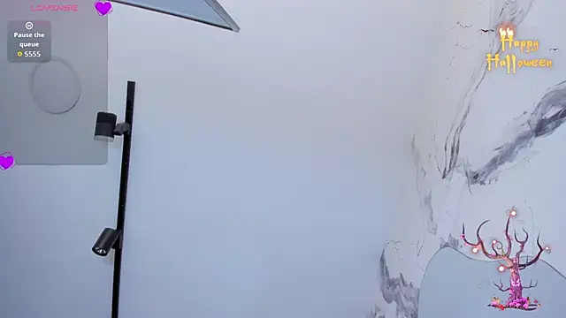 DalayMoore online show from October 19, 7:36 pm