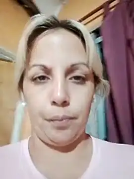 Pilarxxx666 online show from February 9, 3:32 am