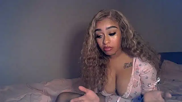 Snapshot of hazelbaby8880 chatting on January 23, 9:29 am hazelbaby8880 online show from January 23, 9:29 am