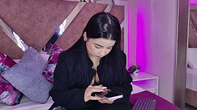 ValeriaOrtega online show from March 18, 12:30 pm