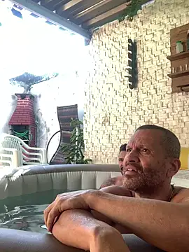 grossocalibre20 online show from April 13, 5:51 pm