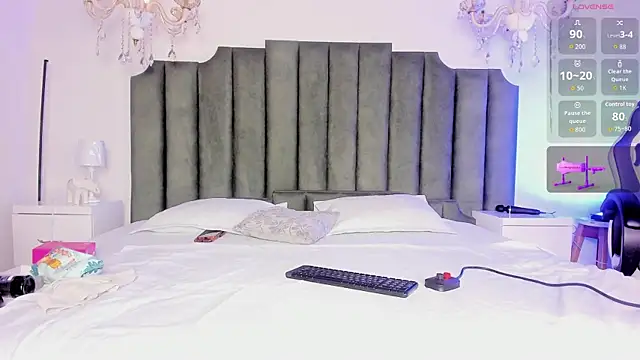 AnthonelaRusso  online show from April 18, 4:16 am