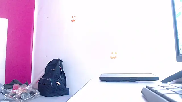 tinyy whore18 online show from February 26, 2:25 pm