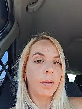 SweetyNinaOff1 online show from June 7, 2:21 pm