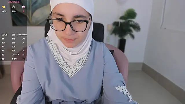 Ayha khalaf online show from October 7, 1:25 am