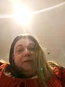 Snapshot of HotHornyEmmaX chatting on April 16, 5:19 am HotHornyEmmaX online show from April 16, 5:19 am