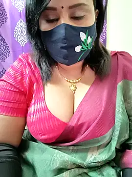 Queenflowerr online show from November 8, 10:15 am