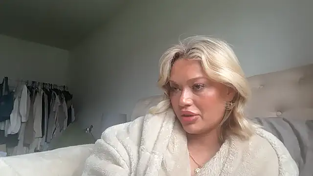 blissdimicco online show from March 15, 12:44 pm