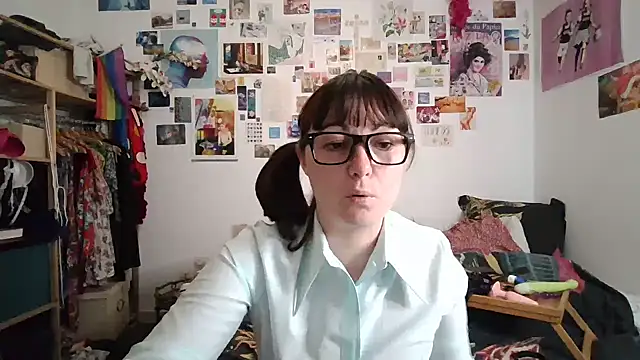 AdorahB3ll3 online show from March 10, 8:12 pm