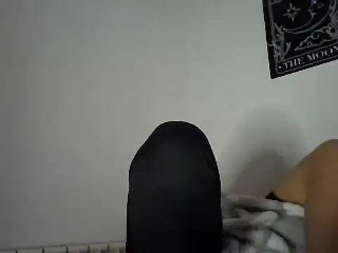 Snapshot of luzia_sweetie chatting on January 23, 12:25 am luzia sweetie online show from January 23, 12:25 am