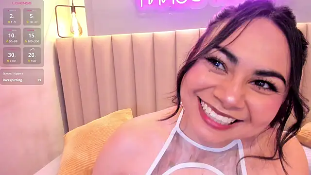 Naomymonroe  online show from April 12, 5:40 pm