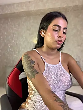 Snapshot of genesissara chatting on June 13, 4:32 am genesissara online show from June 13, 4:32 am