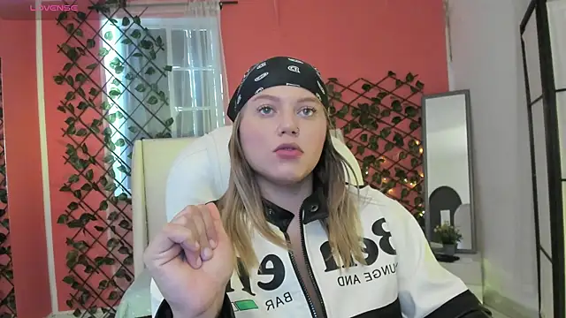 alaia greyy online show from May 29, 12:47 pm