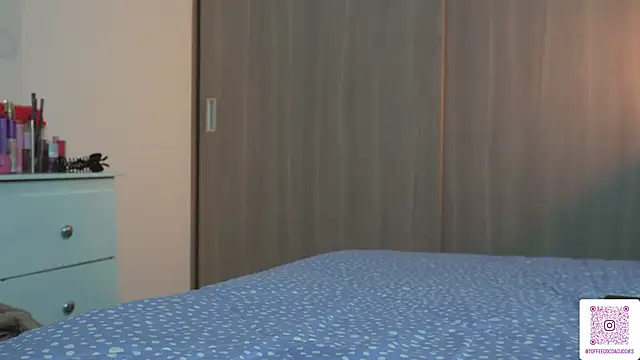 sophi lii online show from March 8, 2:04 am