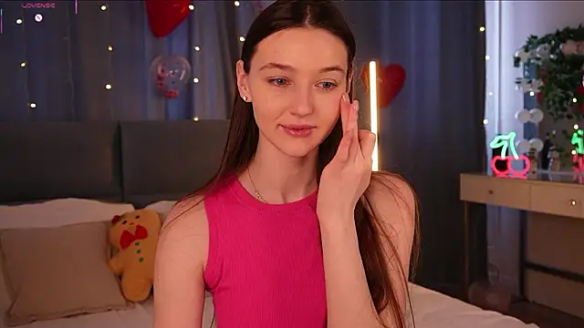 Snapshot of GeorginaDudley chatting on February 18, 7:15 am GeorginaDudley online show from February 18, 7:15 am