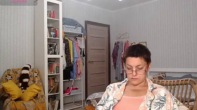 Soffya Soy online show from July 18, 8:45 pm