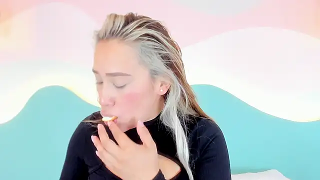 Lannajansen online show from November 15, 3:19 pm