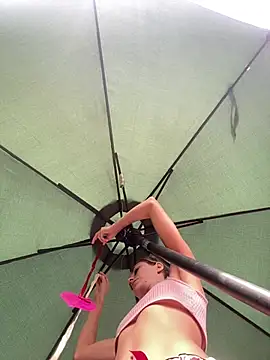 Snapshot of White_Lu chatting on February 12, 2:17 am White Lu online show from February 12, 2:17 am