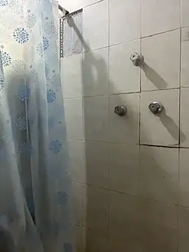 paullliliu online show from October 12, 8:35 am