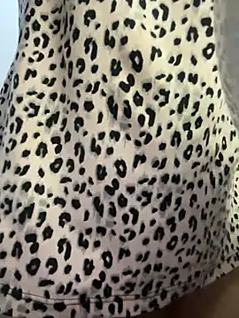 paullliliu online show from February 5, 6:29 am