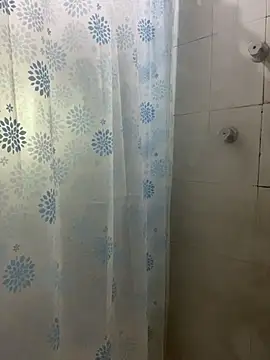 paullliliu online show from February 27, 10:54 pm