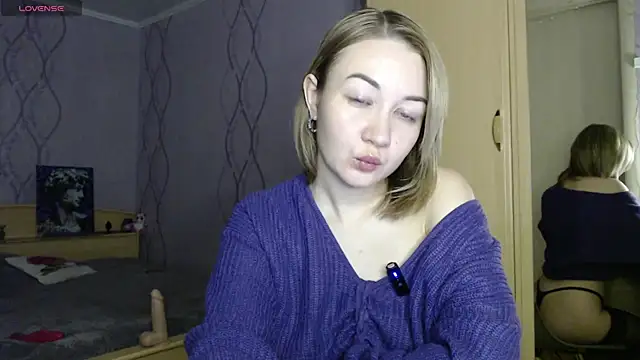 DaddysSluttyGirl2001 online show from March 15, 6:32 pm