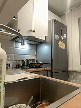 Donna Sun online show from February 10, 6:35 pm