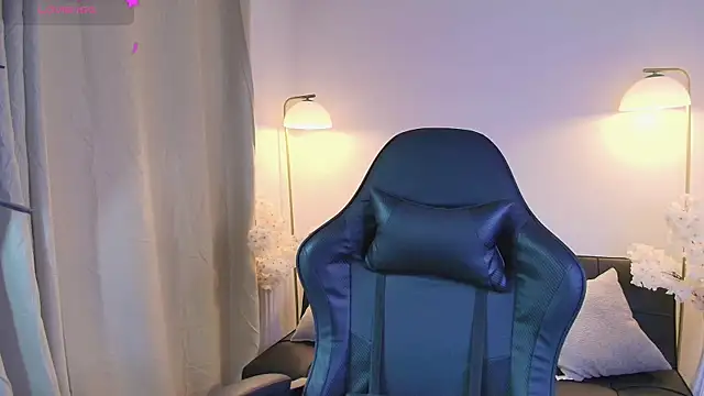 Victoria Collinns online show from April 11, 9:19 pm