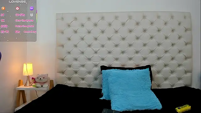 Snapshot of esmeralda06 chatting on February 11, 1:49 pm esmeralda06 online show from February 11, 1:49 pm