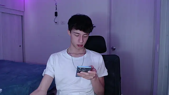 Juanmres online show from April 13, 2:11 pm