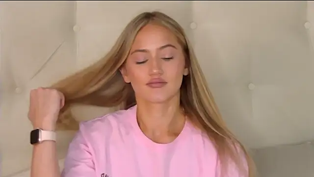 Snapshot of ur_wet_dreams chatting on March 22, 2:36 pm ur wet dreams online show from March 22, 2:36 pm