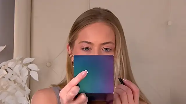 Snapshot of ur_wet_dreams chatting on February 19, 4:19 am ur wet dreams online show from February 19, 4:19 am