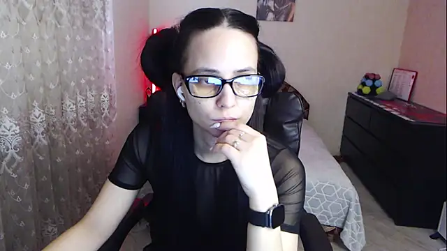 Snapshot of Kriss_brunette_5 chatting on February 19, 8:21 am Kriss brunette 5 online show from February 19, 8:21 am