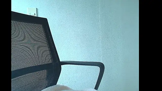 Snapshot of Alaiapink chatting on February 23, 12:57 pm Alaiapink online show from February 23, 12:57 pm