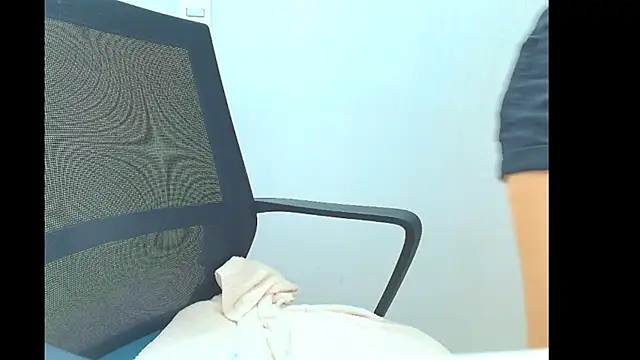 Snapshot of Alaiapink chatting on February 27, 12:05 pm Alaiapink online show from February 27, 12:05 pm