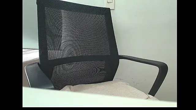 Snapshot of Alaiapink chatting on March 2, 9:43 pm Alaiapink online show from March 2, 9:43 pm