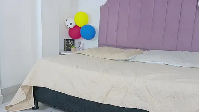 Snapshot of Shanntal_ chatting on June 30, 7:59 pm Shanntal online show from June 30, 7:59 pm