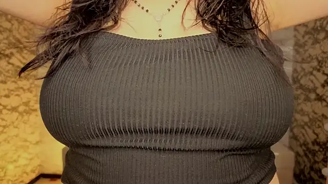 Hela v online show from April 20, 1:03 pm