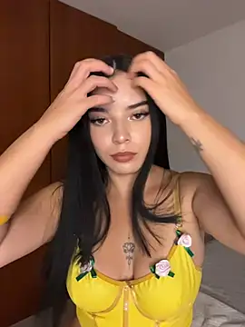 Snapshot of eileensophi chatting on June 11, 2:44 am eileensophi online show from June 11, 2:44 am