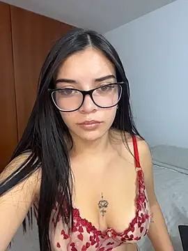 Snapshot of eileensophi chatting on July 25, 3:37 am eileensophi online show from July 25, 3:37 am