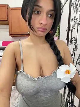 Cristinasunny online show from April 1, 7:00 pm