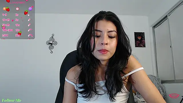 ellajonz online show from June 7, 2:37 am